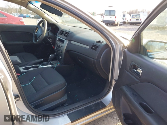 2011 Ford Fusion SE with VIN 3FAHP0HA2BR194051, listed as a IAAI auction lot 41712044 with 64,001 mi miles. Bid and sale history available at carsss.com. Image 5.