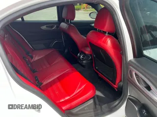 2022 Alfa Romeo Giulia Veloce z VIN ZARFANBN3N7653990, wystawiony jako Copart lot #47419695 z przebiegiem 35 225 mil mil oraz Tytuł czysty. Historia ofert i sprzedaży dostępna na DreamBid. Obrazek 6.