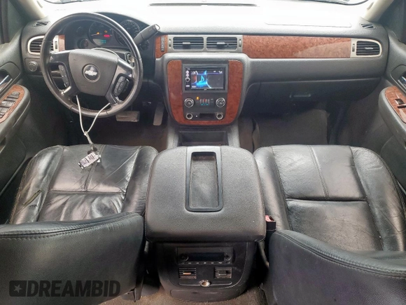 2007 Chevrolet Avalanche 2LT with VIN 3GNEC12J87G213560, listed as a Copart auction lot 61036875 with 203,198 mi miles and Salvage title. Bid and sale history available at DreamBid. Image 8.