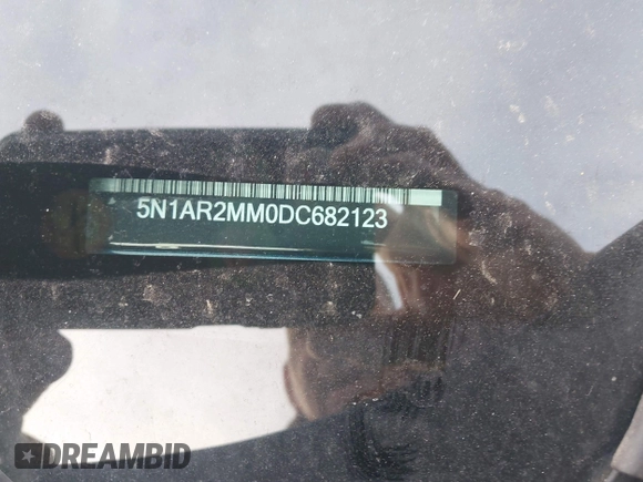2013 Nissan Pathfinder SV with VIN 5N1AR2MM0DC682123, listed as a IAAI auction lot 41886581 with 193,262 mi miles. Bid and sale history available at carsss.com. Image 13.