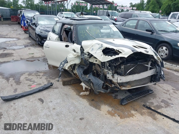 2015 MINI Hardtop S z VIN WMWXP7C5XF2A59869, wystawiony jako IAAI lot #42365305 z przebiegiem 116 164 mil mil oraz . Historia ofert i sprzedaży dostępna na DreamBid. Obrazek 1.
