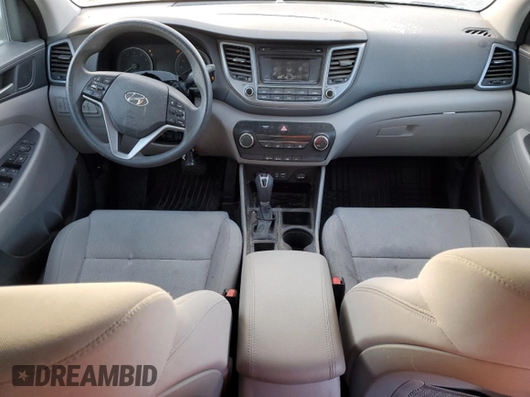2018 Hyundai Tucson SE z VIN KM8J2CA41JU667909, wystawiony jako Copart lot #49583005 z przebiegiem Nie podano mil oraz Szkody całkowita. Historia ofert i sprzedaży dostępna na DreamBid. Obrazek 8.