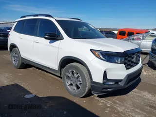 2023 Honda Passport TrailSport with VIN 5FNYF8H65PB024704, listed as a IAAI auction lot 41443651 with 17,430 mi miles. Bid and sale history available at carsss.com. Image 1.