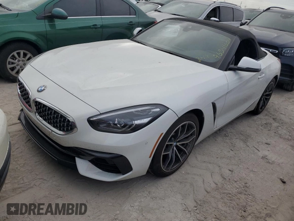 2019 BMW Z4 sDrive30i with VIN WBAHF3C5XKWW28607, listed as a Copart auction lot 76541334 with 0 mi miles and Non Repairable. Bid and sale history available at carsss.com. Image 1.