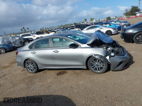 2022 Kia Forte GT-Line with VIN 3KPF54AD6NE456507, listed as a IAAI auction lot 41940234 with 26,156 mi miles. Bid and sale history available at carsss.com. Image 13.