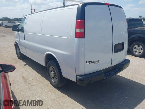 2013 Chevrolet Express Cargo z VIN 1GCWGFBA2D1165045, wystawiony jako IAAI lot #42784501 z przebiegiem 326 439 mil mil oraz . Historia ofert i sprzedaży dostępna na DreamBid. Obrazek 3.