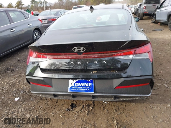 2024 Hyundai Elantra SEL with VIN KMHLM4DG8RU849231, listed as a IAAI auction lot 40867879 with 763 mi miles and . Bid and sale history available at DreamBid. Image 16.