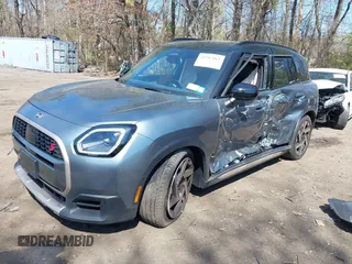 2025 MINI Countryman z VIN WMZ23GA02S7P85607, wystawiony jako IAAI lot #41982065 z przebiegiem 5269 mil mil oraz . Historia ofert i sprzedaży dostępna na DreamBid. Obrazek 6.