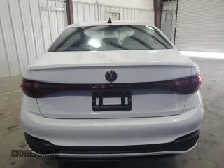 2025 Volkswagen Jetta Sport z VIN 3VWBX7BU5SM059183, wystawiony jako Copart lot #58970165 z przebiegiem 3 443 mil mil oraz Czysty tytuł • Clean title. Historia ofert i sprzedaży dostępna na DreamBid. Obrazek 6.