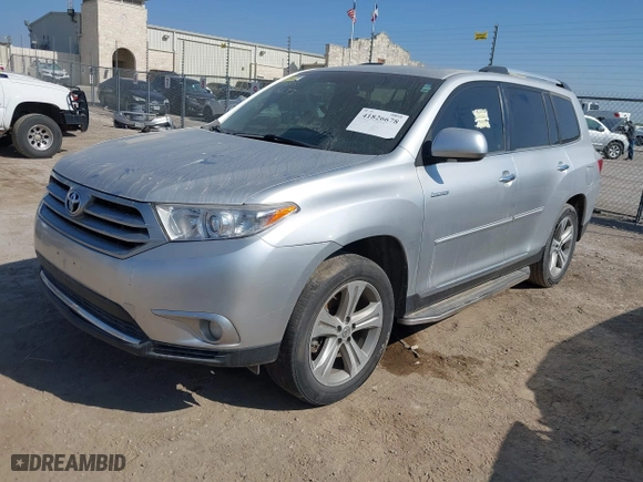 2013 Toyota Highlander Limited with VIN 5TDYK3EH1DS127940, listed as a IAAI auction lot 41826678 with 1 mi miles. Bid and sale history available at carsss.com. Image 22.