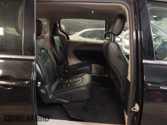 2020 Chrysler Pacifica Touring L with VIN 2C4RC1BG2LR280156, listed as a IAAI auction lot 42182406 with 105,038 mi miles and . Bid and sale history available at DreamBid. Image 8.