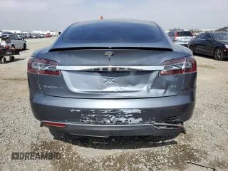 2013 Tesla Model S z VIN 5YJSA1CG9DFP09733, wystawiony jako Copart lot #58081845 z przebiegiem 88 163 mil mil oraz Szkoda całkowita • Salvage title. Historia ofert i sprzedaży dostępna na DreamBid. Obrazek 6.