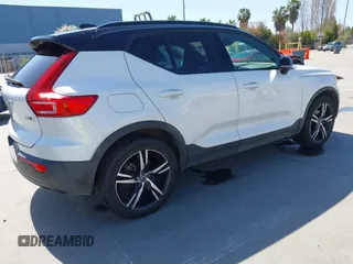 2021 Volvo XC40 R-Design with VIN YV4162UM5M2395943, listed as a IAAI auction lot 41979672 with 66,318 mi miles and . Bid and sale history available at carsss.com. Image 4.