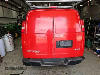 2014 GMC Savana z VIN 1GTZ7TBA0E1189342, wystawiony jako IAAI lot #42396776 z przebiegiem 130 841 mil mil oraz . Historia ofert i sprzedaży dostępna na DreamBid. Obrazek 33.