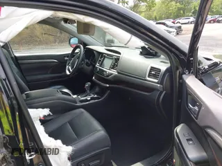 2019 Toyota Highlander Limited with VIN 5TDDZRFH5KS704283, listed as a IAAI auction lot 42597169 with 26,147 mi miles and . Bid and sale history available at DreamBid. Image 5.