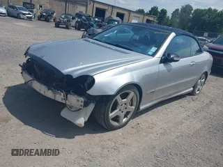 2004 Mercedes-Benz CLK 500 z VIN WDBTK75G04T024842, wystawiony jako IAAI lot #42635529 z przebiegiem 103 562 mil mil oraz . Historia ofert i sprzedaży dostępna na DreamBid. Obrazek 2.