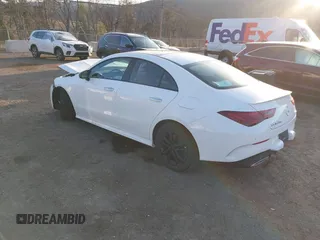 2024 Mercedes-Benz CLA 250 z VIN W1K5J4HB7RN450668, wystawiony jako IAAI lot #41333911 z przebiegiem 10 819 mil mil oraz . Historia ofert i sprzedaży dostępna na DreamBid. Obrazek 3.