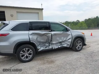 2014 Toyota Highlander XLE with VIN 5TDKKRFH3ES035284, listed as a IAAI auction lot 41909877 with 112,468 mi miles. Bid and sale history available at carsss.com. Image 6.