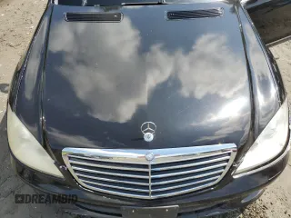 2009 Mercedes-Benz S 550 z VIN WDDNG86X59A281553, wystawiony jako Copart lot #59182785 z przebiegiem 198 424 mil mil oraz Czysty tytuł • Clean title. Historia ofert i sprzedaży dostępna na DreamBid. Obrazek 11.