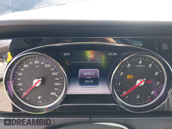 2019 Mercedes-Benz E-Class E 300 with VIN WDDZF4JB4KA684115, listed as a IAAI auction lot 41573761 with 35,678 mi miles. Bid and sale history available at carsss.com. Image 7.