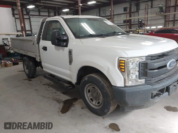 2018 Ford F-250 XL z VIN 1FDBF2A66JEC27005, wystawiony jako IAAI lot #41746952 z przebiegiem 66 769 mil mil oraz . Historia ofert i sprzedaży dostępna na DreamBid. Obrazek 1.