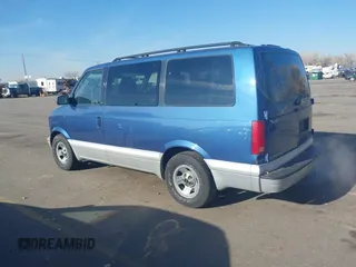 1996 GMC Safari with VIN 1GKEL19W0TB518584, listed as a IAAI auction lot 40995319 with 174,397 mi miles and . Bid and sale history available at carsss.com. Image 3.