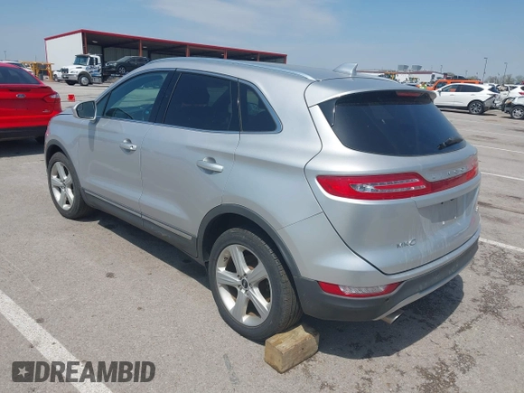 2015 Lincoln MKC with VIN 5LMCJ2A94FUJ16038, listed as a IAAI auction lot 42057400 with 102,848 mi miles. Bid and sale history available at carsss.com. Image 3.