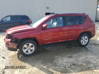 2016 Jeep Compass Latitude with VIN 1C4NJCEB7GD543444, listed as a Copart auction lot 84266844 with 61,564 mi miles and Salvage Title. Bid and sale history available at carsss.com. Image 1.