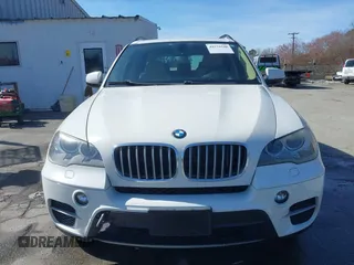 2013 BMW X5 xDrive35i z VIN 5UXZV4C5XD0B10732, wystawiony jako IAAI lot #41576548 z przebiegiem 131 237 mil mil oraz . Historia ofert i sprzedaży dostępna na DreamBid. Obrazek 12.