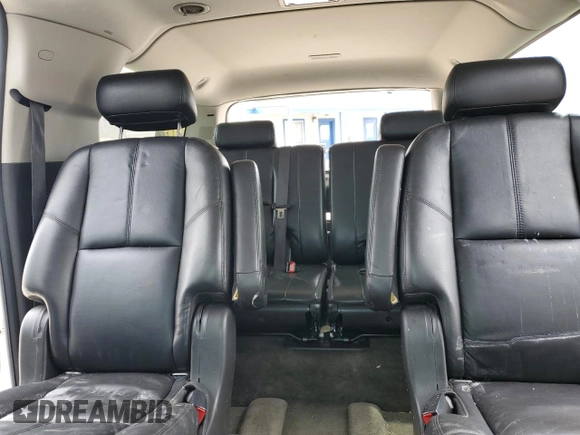 2008 GMC Yukon XL z VIN 1GKFK66858J243561, wystawiony jako Copart lot #50010235 z przebiegiem 152 837 mil mil oraz Szkoda całkowita • Salvage title. Historia ofert i sprzedaży dostępna na DreamBid. Obrazek 10.