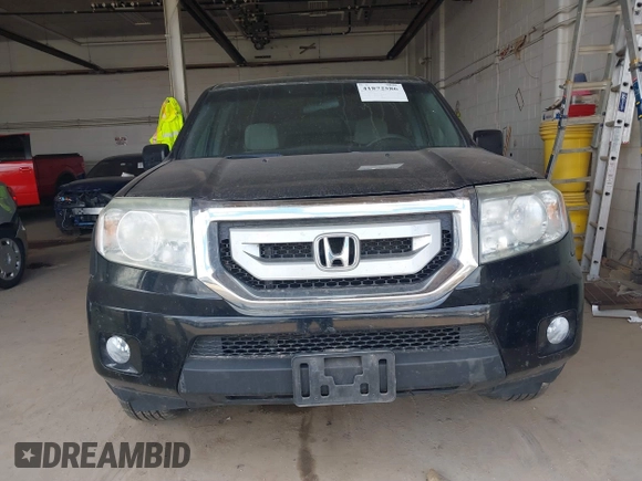 2011 Honda Pilot EX with VIN 5FNYF4H45BB093652, listed as a IAAI auction lot 41872586 with 213,125 mi miles. Bid and sale history available at carsss.com. Image 12.