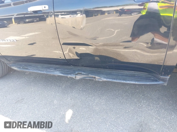 2015 Chevrolet Suburban LT with VIN 1GNSKJKC5FR275357, listed as a IAAI auction lot 42229934 with 359,009 mi miles and . Bid and sale history available at DreamBid. Image 6.