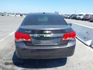 2014 Chevrolet Cruze 1LT z VIN 1G1PC5SB5E7154437, wystawiony jako IAAI lot #42215520 z przebiegiem 152 834 mil mil oraz . Historia ofert i sprzedaży dostępna na DreamBid. Obrazek 17.