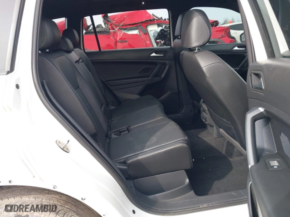 2020 Volkswagen Tiguan SE with VIN 3VV2B7AX4LM106638, listed as a IAAI auction lot 41744503 with 67,693 mi miles. Bid and sale history available at carsss.com. Image 8.