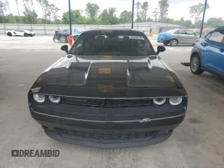 2016 Dodge Challenger SXT z VIN 2C3CDZAG7GH317012, wystawiony jako Copart lot #55610745 z przebiegiem 106 917 mil mil oraz Szkoda całkowita • Salvage title. Historia ofert i sprzedaży dostępna na DreamBid. Obrazek 5.