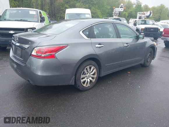 2015 Nissan Altima 2.5 S with VIN 1N4AL3AP9FC193562, listed as a IAAI auction lot 42206290 with 226,927 mi miles. Bid and sale history available at carsss.com. Image 4.