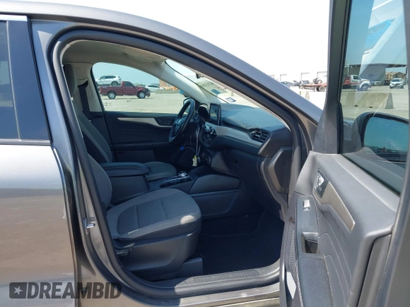 2022 Ford Escape SE с VIN 1FMCU0G67NUB96901, выставлен на аукционе IAAI как лот 42014058 с пробегом 65 981 миль миль и . История ставок и продаж доступна на DreamBid. Изображение 5.