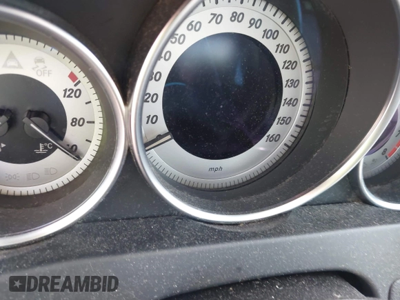 2014 Mercedes-Benz C 250 Sport with VIN WDDGF4HBXEA941294, listed as a IAAI auction lot 42432530 with Not provided miles and . Bid and sale history available at DreamBid. Image 7.