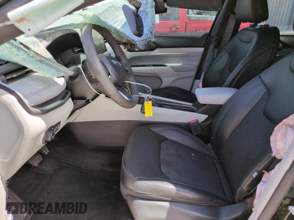 2023 Jeep Compass Latitude z VIN 3C4NJDBN0PT509800, wystawiony jako Copart lot #52729195 z przebiegiem 16 050 mil mil oraz Szkoda całkowita • Salvage title. Historia ofert i sprzedaży dostępna na DreamBid. Obrazek 7.