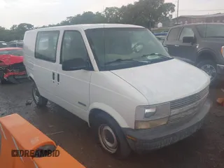2000 Chevrolet Astro Cargo z VIN 1GCDM19W4YB176729, wystawiony jako IAAI lot #42670925 z przebiegiem 291 957 mil mil oraz . Historia ofert i sprzedaży dostępna na DreamBid. Obrazek 1.