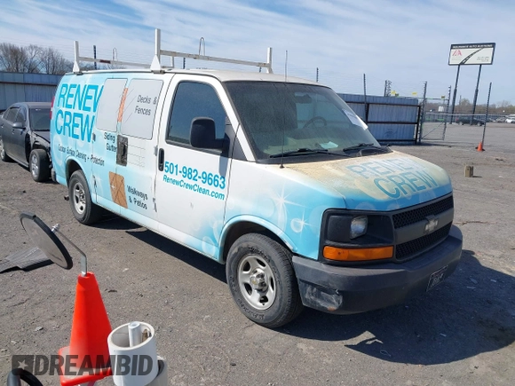 2004 Chevrolet Express Cargo z VIN 1GCFG15X141188528, wystawiony jako IAAI lot #41839607 z przebiegiem 159 982 mil mil oraz . Historia ofert i sprzedaży dostępna na DreamBid. Obrazek 1.