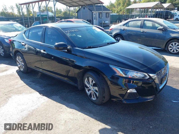 2019 Nissan Altima 2.5 S with VIN 1N4BL4BW6KC189236, listed as a IAAI auction lot 40638145 with 147,457 mi miles. Bid and sale history available at carsss.com. Image 1.