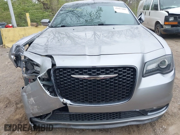 2016 Chrysler 300 S z VIN 2C3CCAGG7GH152395, wystawiony jako IAAI lot #42067089 z przebiegiem 127 300 mil mil oraz . Historia ofert i sprzedaży dostępna na DreamBid. Obrazek 12.