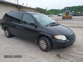 2006 Chrysler Town & Country LWB LX with VIN 2A4GP44R06R604215, listed as a IAAI auction lot 39411993 with 289,048 mi miles. Bid and sale history available at carsss.com. Image 1.