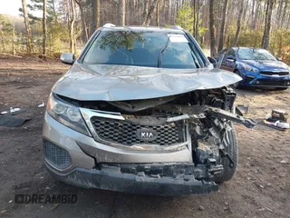 2012 Kia Sorento LX with VIN 5XYKTDA23CG243663, listed as a IAAI auction lot 41160965 with 113,317 mi miles. Bid and sale history available at carsss.com. Image 13.