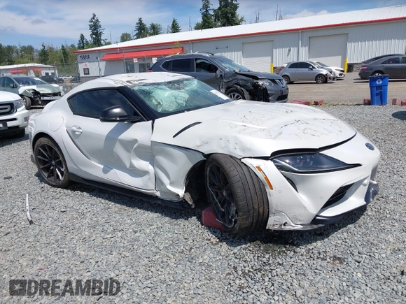 2025 Toyota Supra 3.0 with VIN WZ1DB0G03SW069994, listed as a IAAI auction lot 42577147 with 4,352 mi miles and . Bid and sale history available at DreamBid. Image 1.