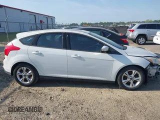 2014 Ford Focus SE with VIN 1FADP3K28EL386918, listed as a IAAI auction lot 42171974 with 118,098 mi miles. Bid and sale history available at carsss.com. Image 16.
