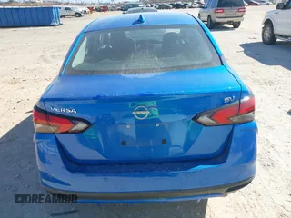 2023 Nissan Versa SV z VIN 3N1CN8EV9PL872078, wystawiony jako IAAI lot #41691866 z przebiegiem 8 083 mil mil oraz . Historia ofert i sprzedaży dostępna na DreamBid. Obrazek 17.
