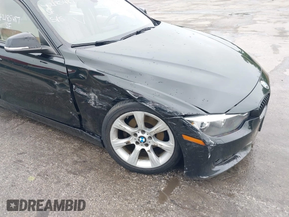 2015 BMW 3 Series 328i xDrive z VIN WBA3B5G55FNS18143, wystawiony jako IAAI lot #42185489 z przebiegiem 109 663 mil mil oraz . Historia ofert i sprzedaży dostępna na DreamBid. Obrazek 6.