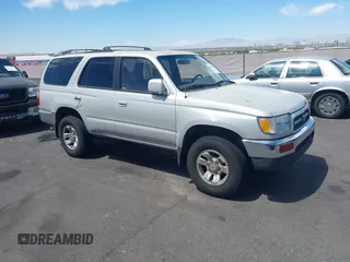1998 Toyota 4Runner SR5 with VIN JT3GN86R5W0077433, listed as a IAAI auction lot 42842936 with 346,329 mi miles and . Bid and sale history available at DreamBid. Image 1.